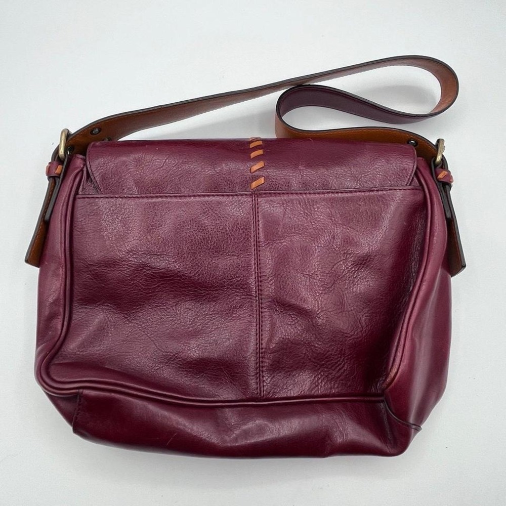 Hype Burgundy Leather Messenger Bag –‎ Cutout Floral Design – Adjustable Strap - Picture 3 of 8